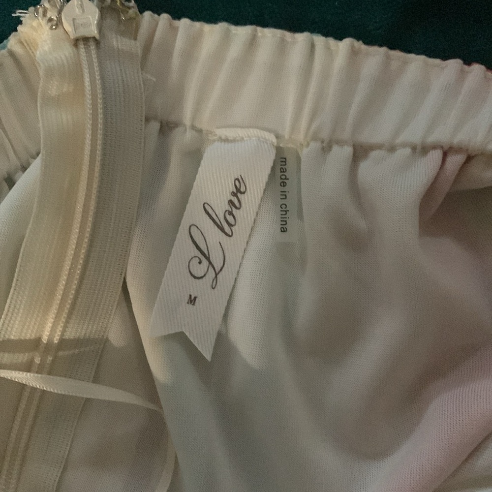 L love- woman’s romper - Picture 4 of 4